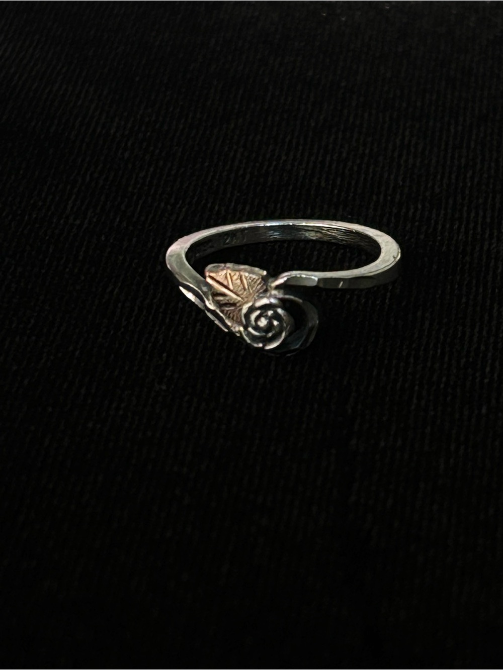 Vintage Black Hills Sterling Silver Floral with 12k Gold Accents, size 6